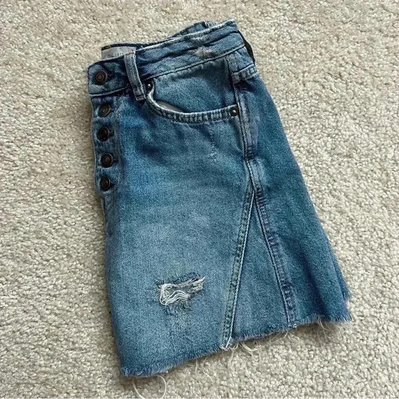 Free People We The Free Button Fly Distressed Denim Jean Mini Skirt Women Sz 26 - Picture 13 of 14